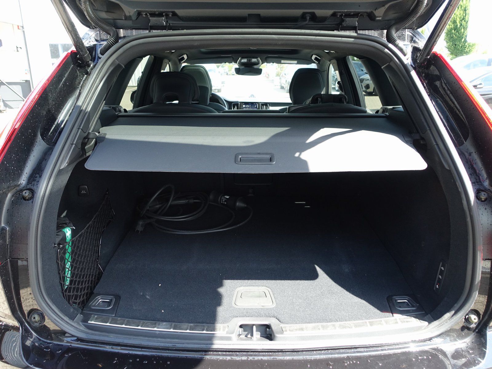 Volvo XC60 Black Edition T8 AWD Plug-in - Samsaru's Car Outlet