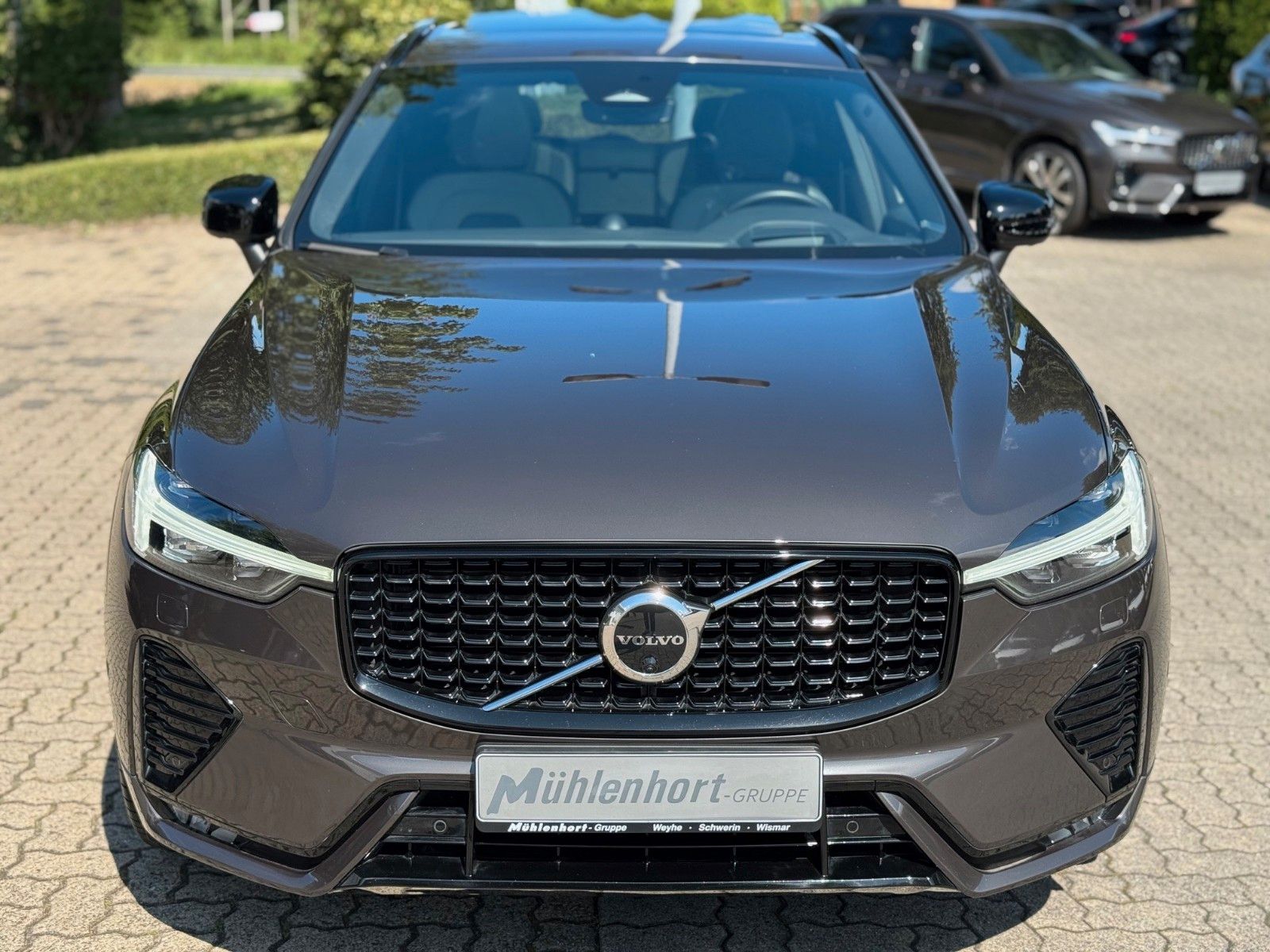 Volvo XC60 B5 D AWD R-DESIGN - Samsaru's Car Outlet