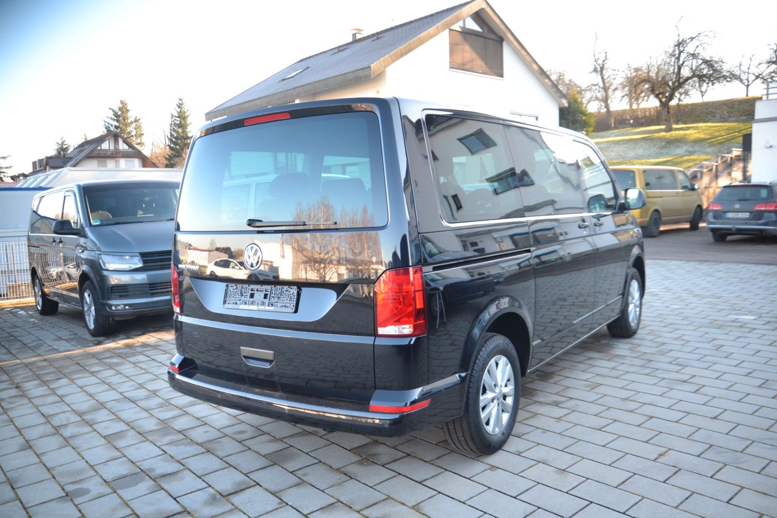 Volkswagen T6.1 Multivan - Samsaru's Car Outlet