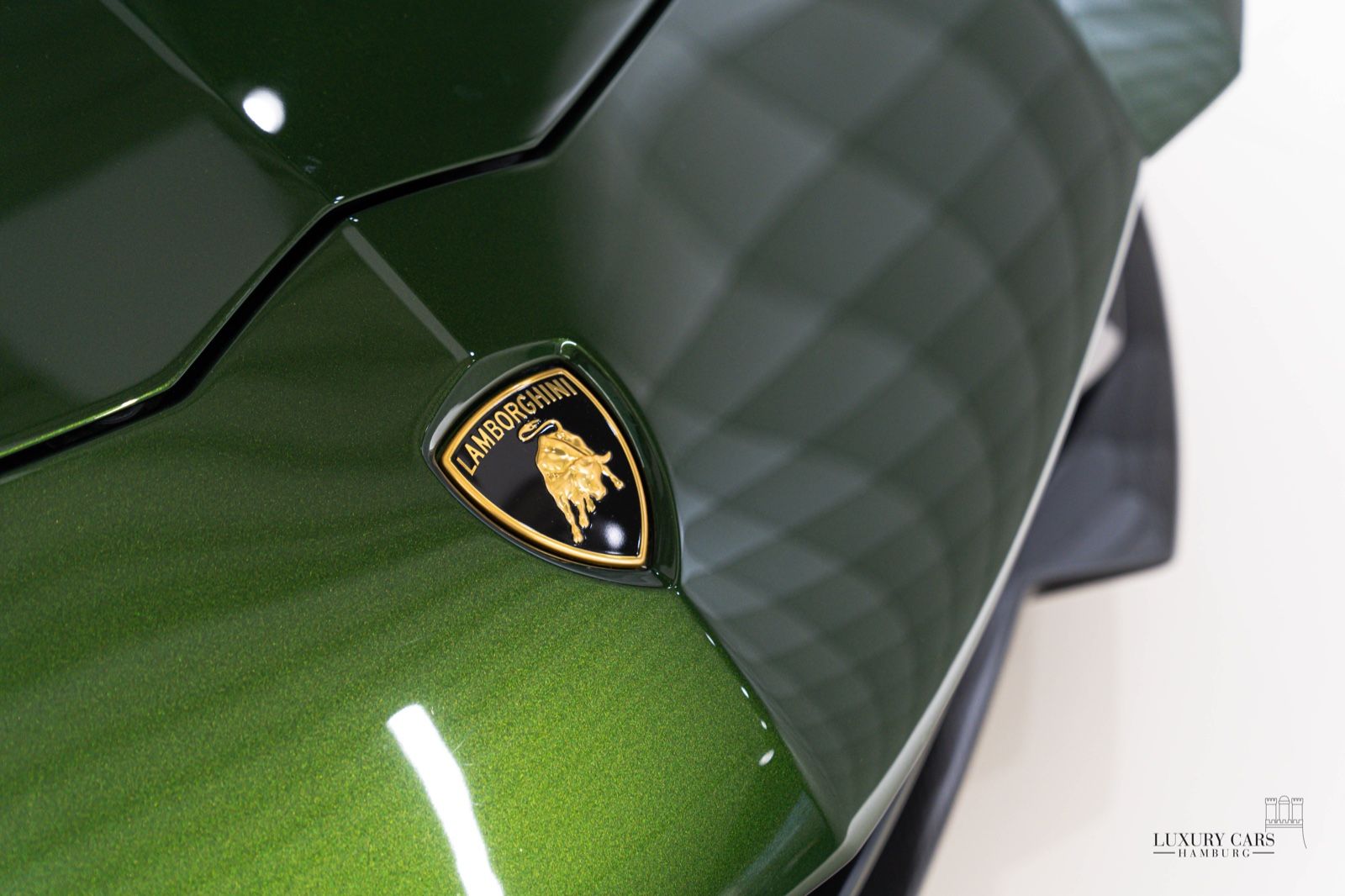 Lamborghini Aventador Ultimae - Samsaru's Car Outlet