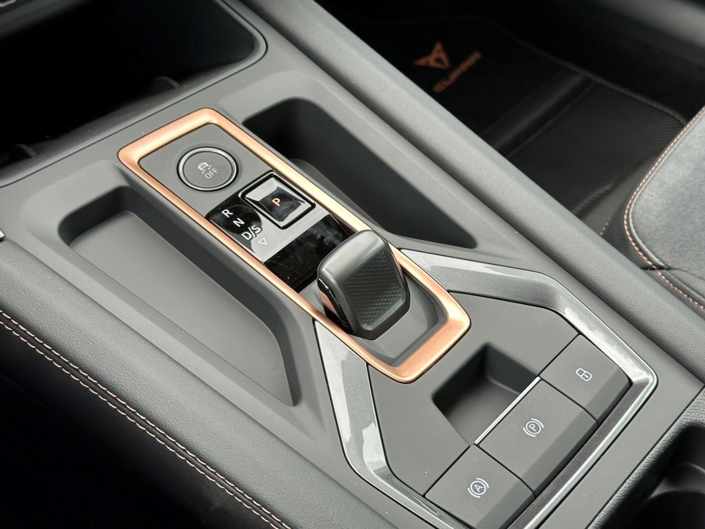 Cupra Formentor 1.5 eTSI DSG - Samsaru's Car Outlet
