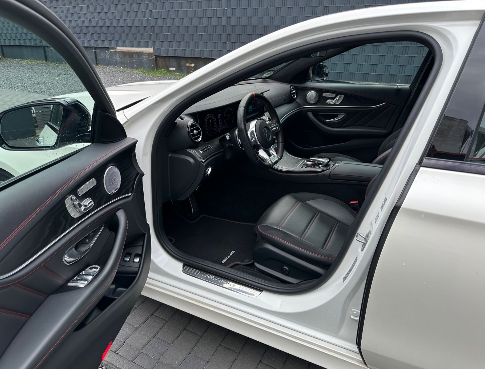 Mercedes-Benz E 53 AMG 4Matic+ - Samsaru's Car Outlet