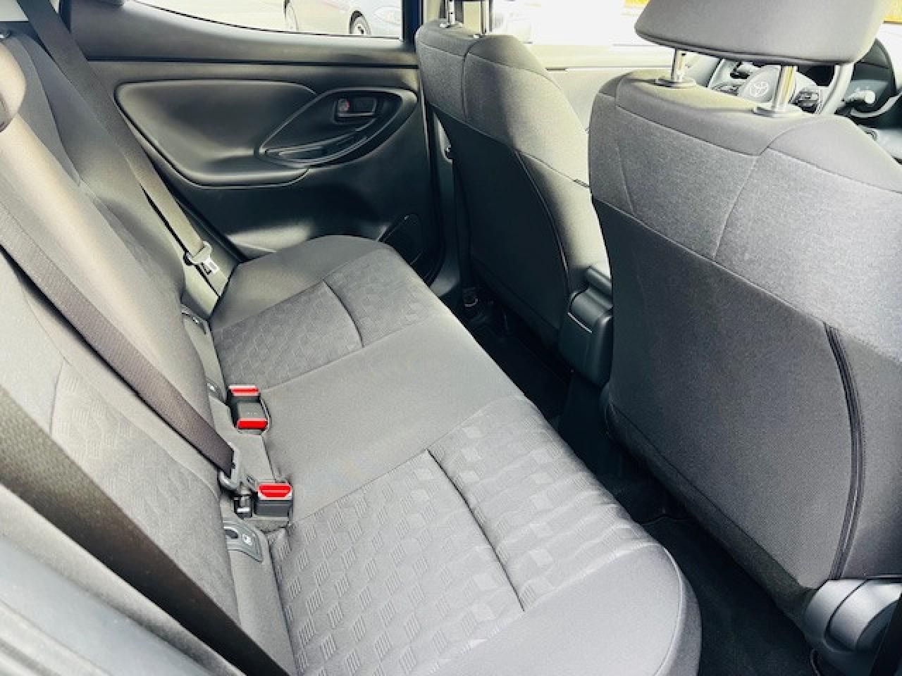 Toyota Yaris Hybrid Team D + Safety- & Comfortpaket