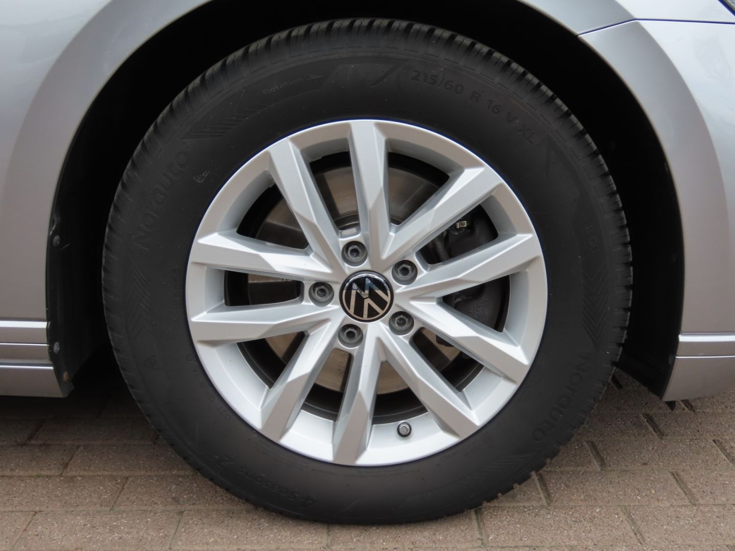 Volkswagen Passat Variant Business 1.5 TSI - Samsaru's Car Outlet