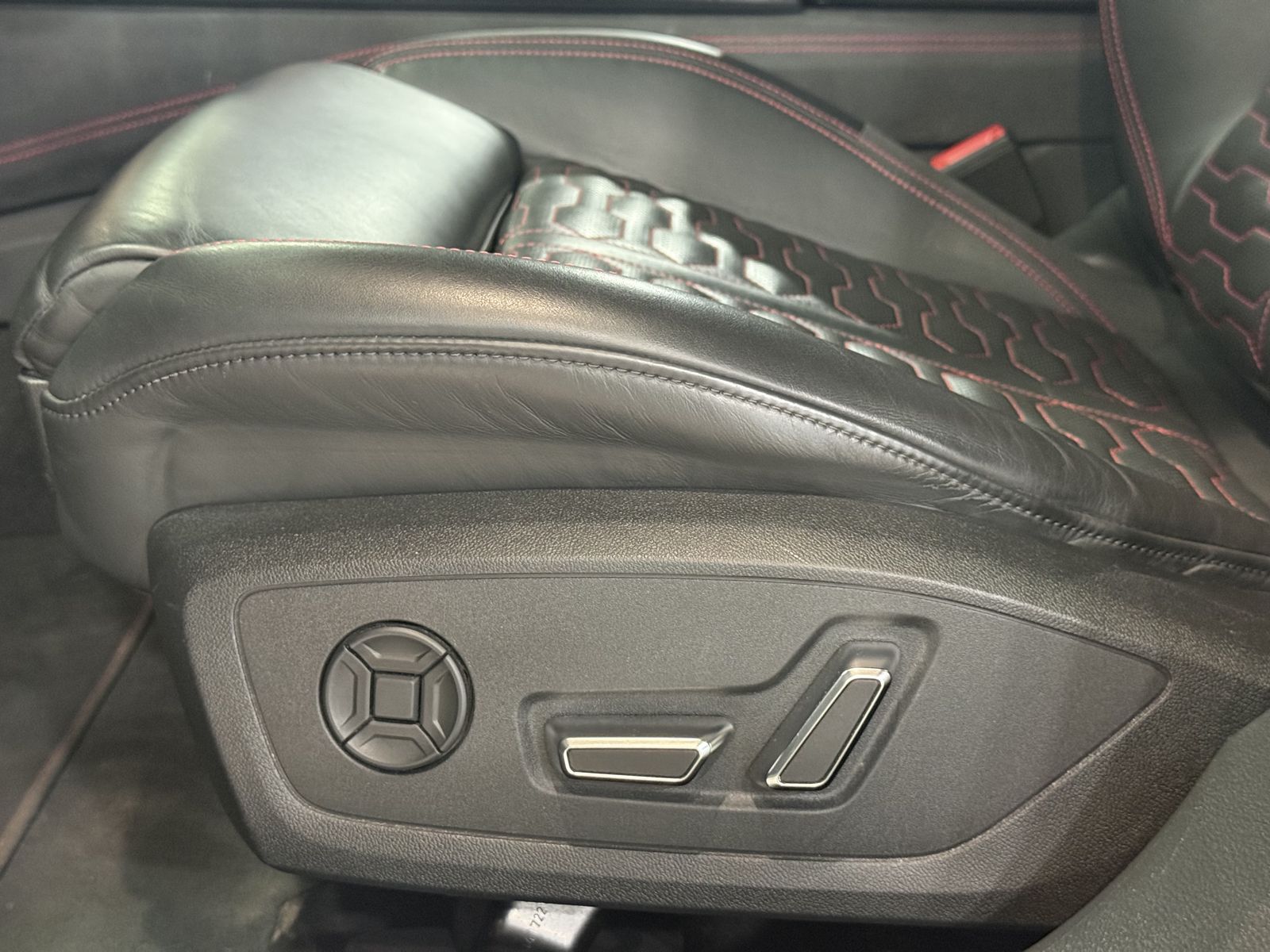 Audi RS6 4.0 TFSI quattro+Sitzbelüftung+360*Kamera
