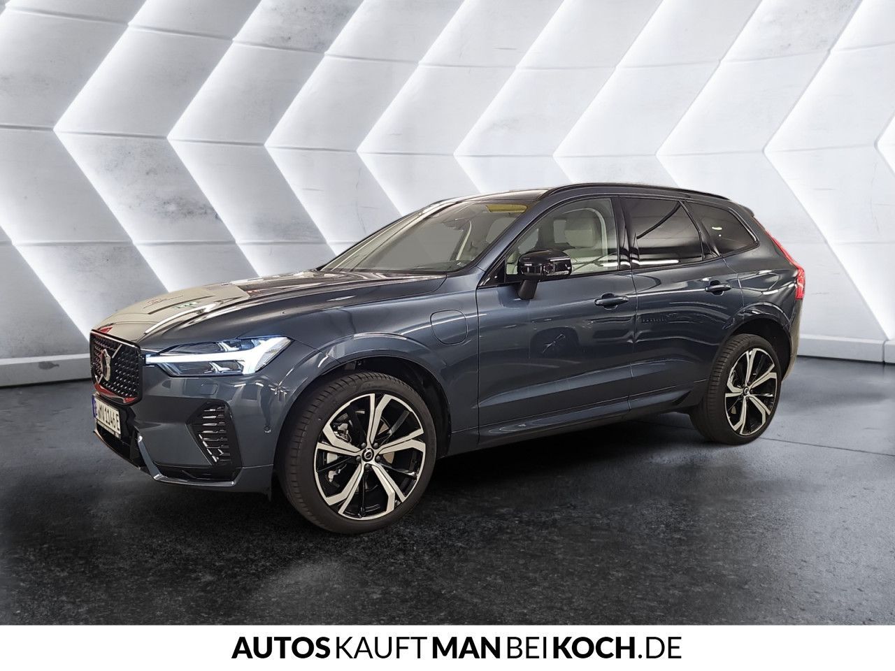 Volvo XC60 T6 AWD Plug-in Hybrid Ultra Dark - Samsaru's Car Outlet