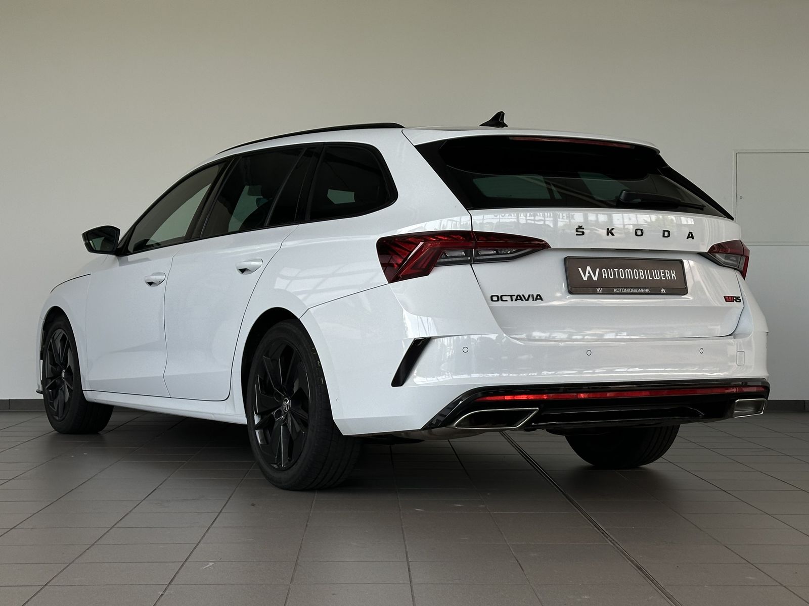 Skoda Octavia Combi RS - Samsaru's Car Outlet