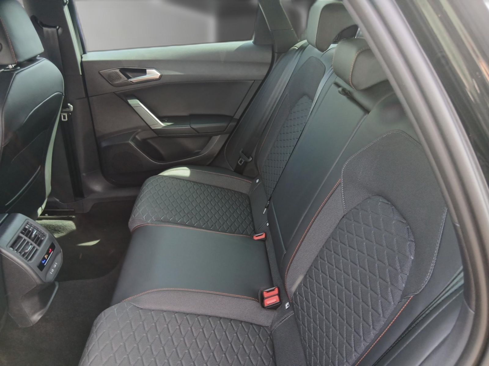 Seat Leon ST 2.0 TDI FR DSG *AHK*NAV+*Vision+*ACC*