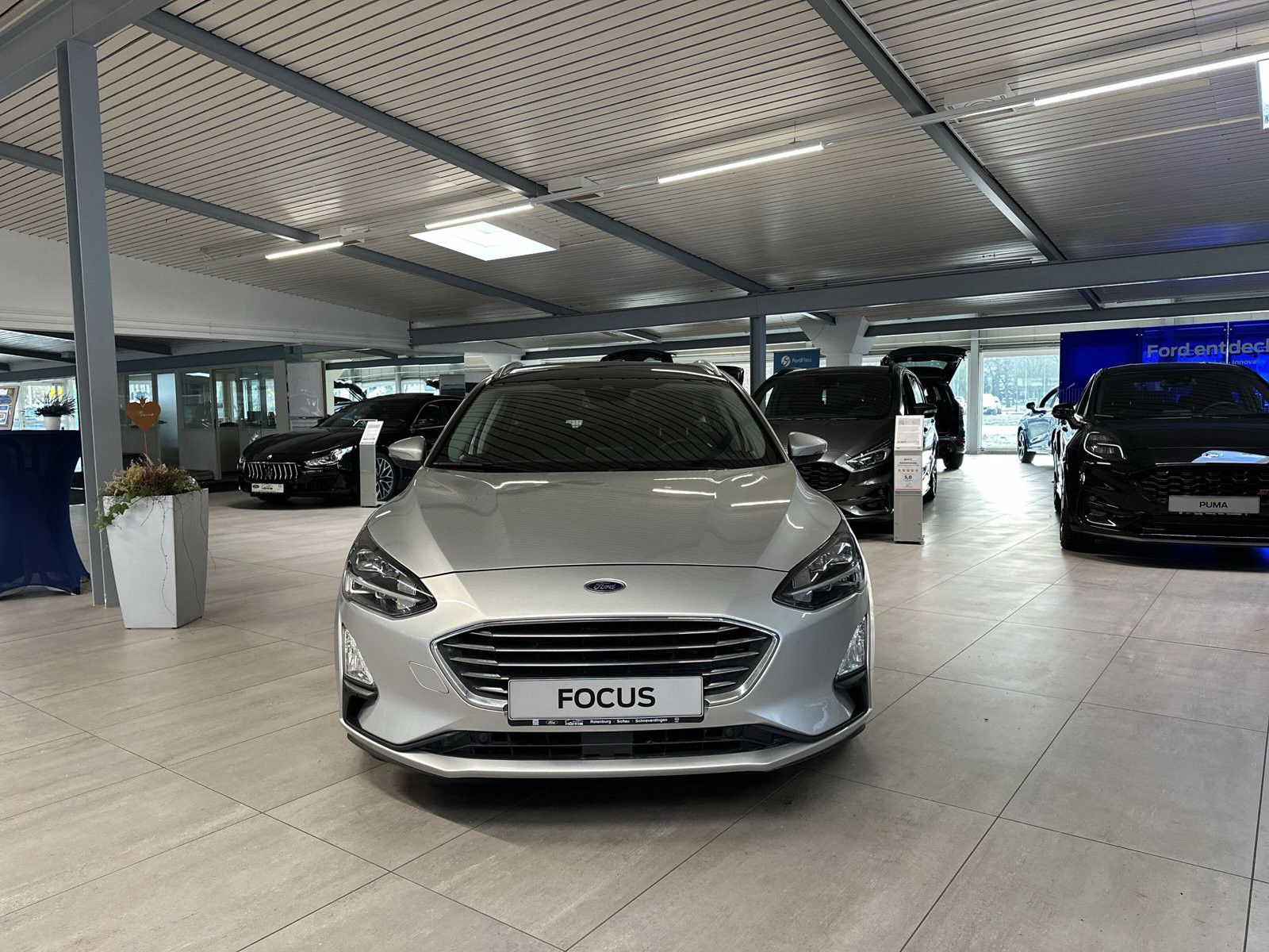 Ford Focus Turnier Titanium - Samsaru's Car Outlet