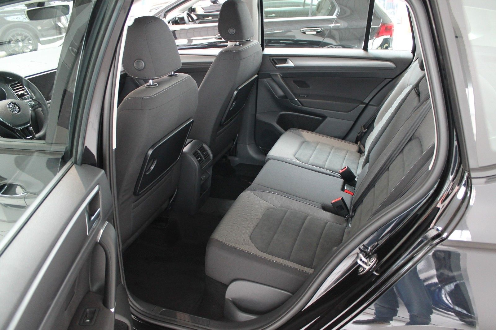 Volkswagen Golf Sportsvan 1.5 TSI ACT Comfortline - Samsaru's Car Outlet