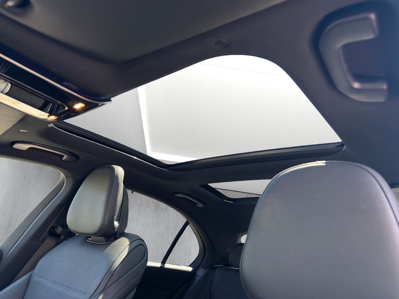 Mercedes-Benz C 300d 4M AMG - Samsaru's Car Outlet