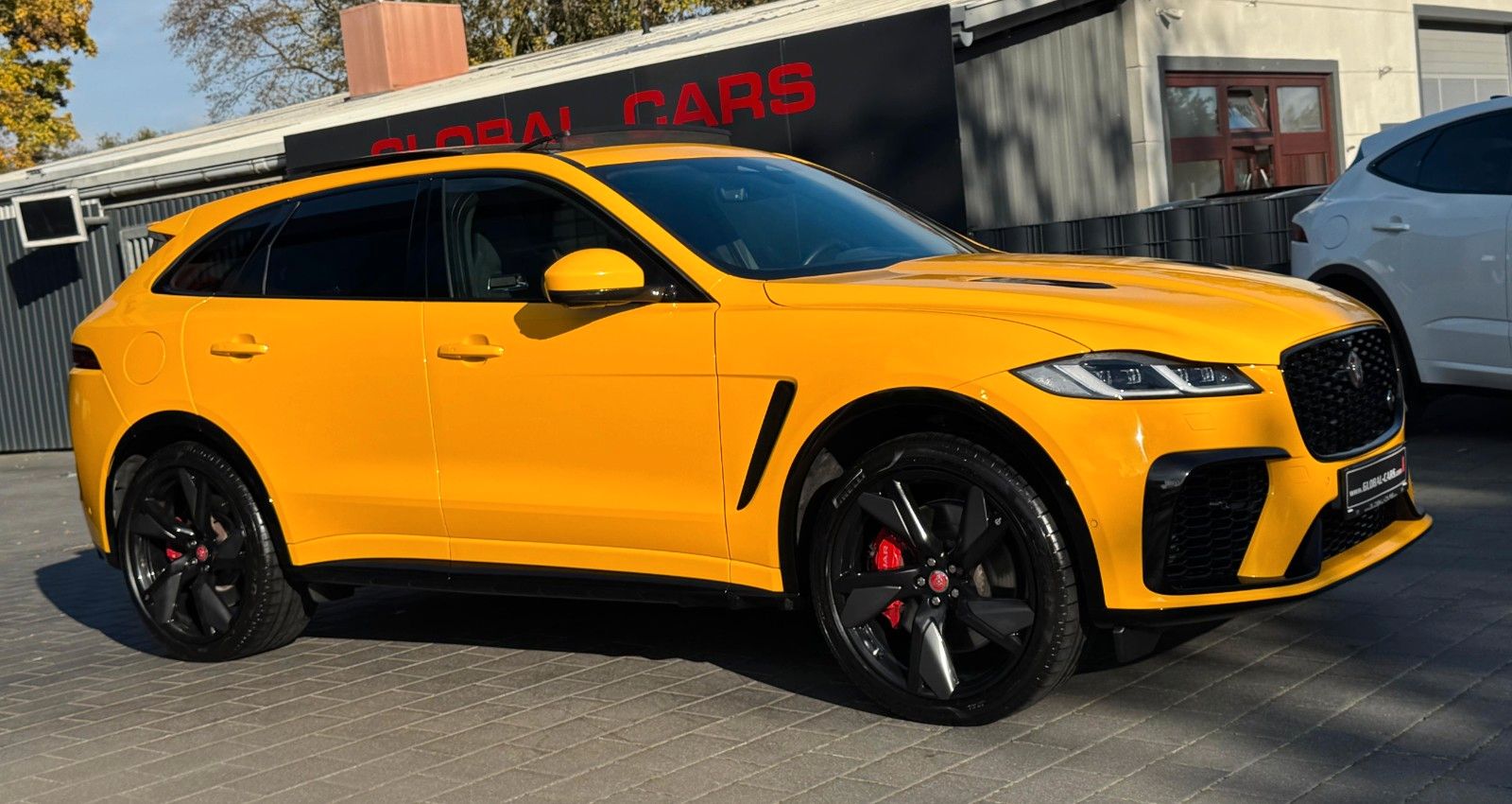 Jaguar F-PACE P550 SVR AWD*PANO*HUD*22"ALU*ACC*