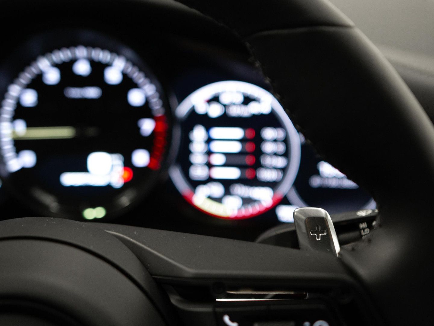 Porsche Panamera 4 E-Hybrid Platinum Edition