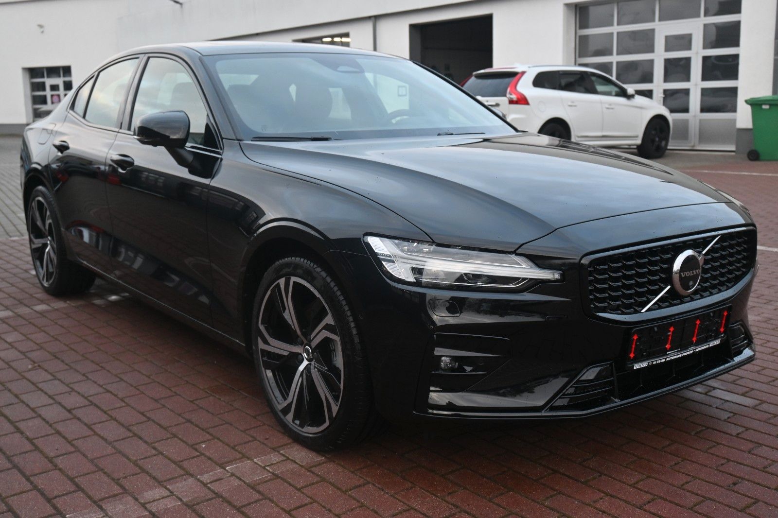 Volvo S60 B4 B DSG Plus Dark*STHZG*360°*PANO*ACC*AHK