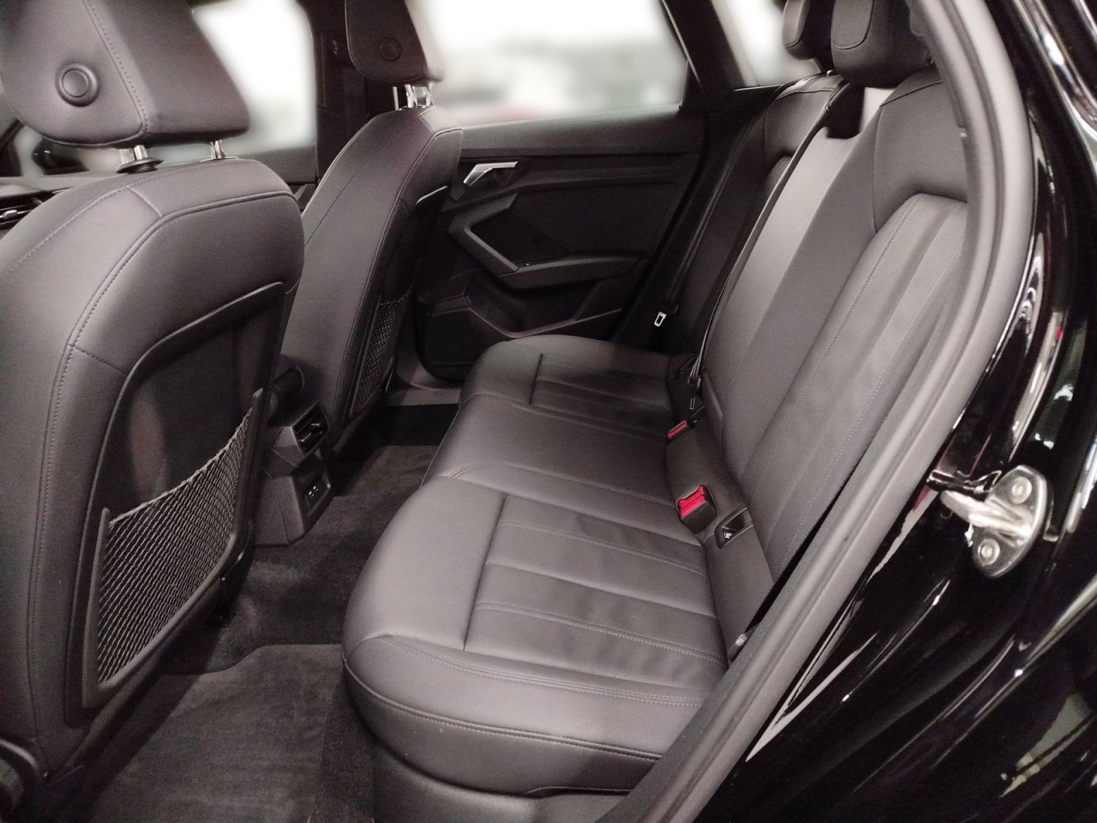 Audi A3 Sportback 30 TDI S tronic LED AHK DAB Panoram