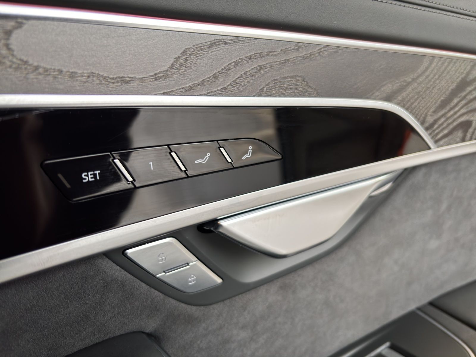 Audi A8 L 60 TFSIe quattro - Samsaru's Car Outlet