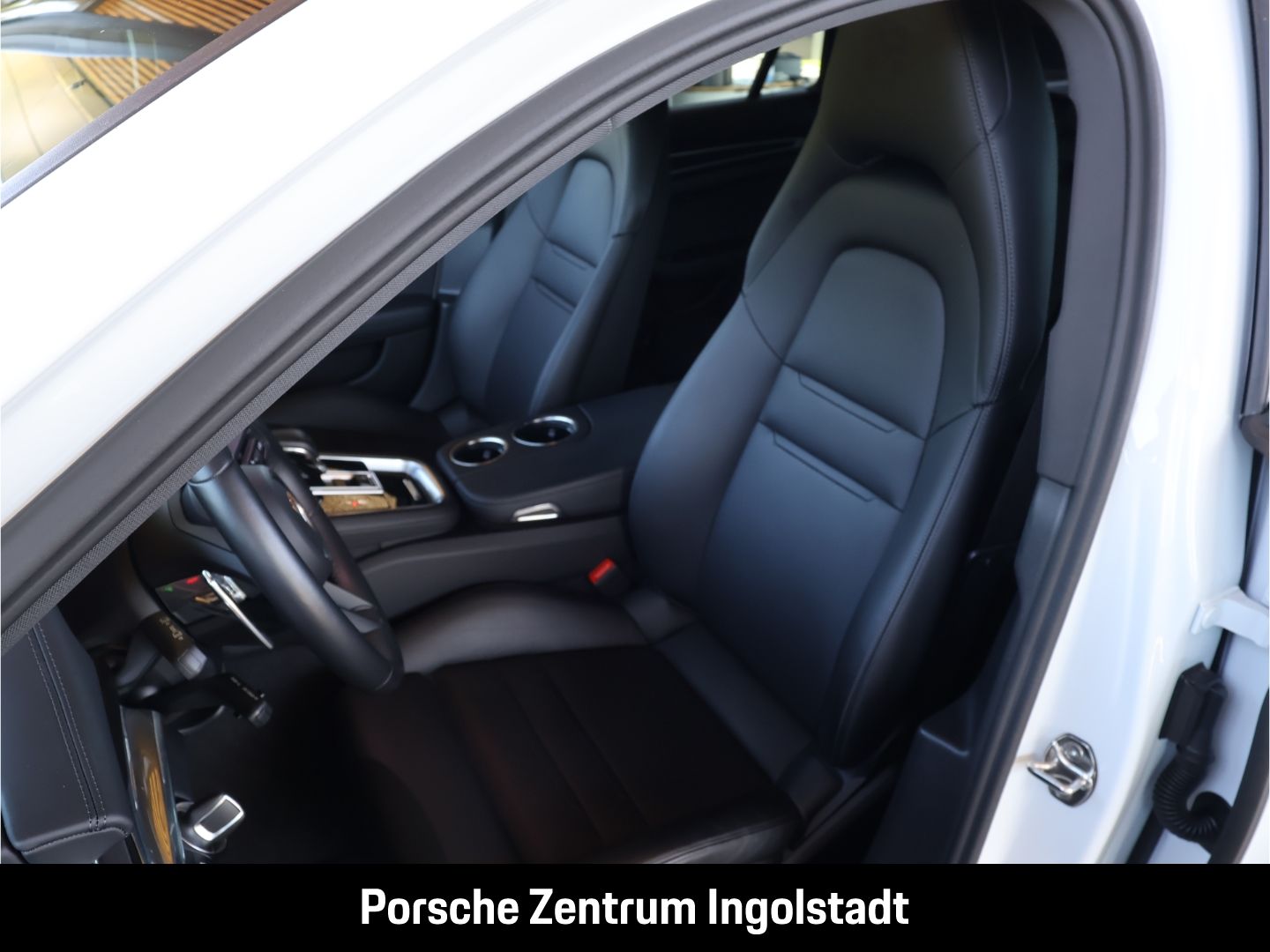 Porsche Panamera 4 E-Hybrid Sport Turismo Platinum Editi