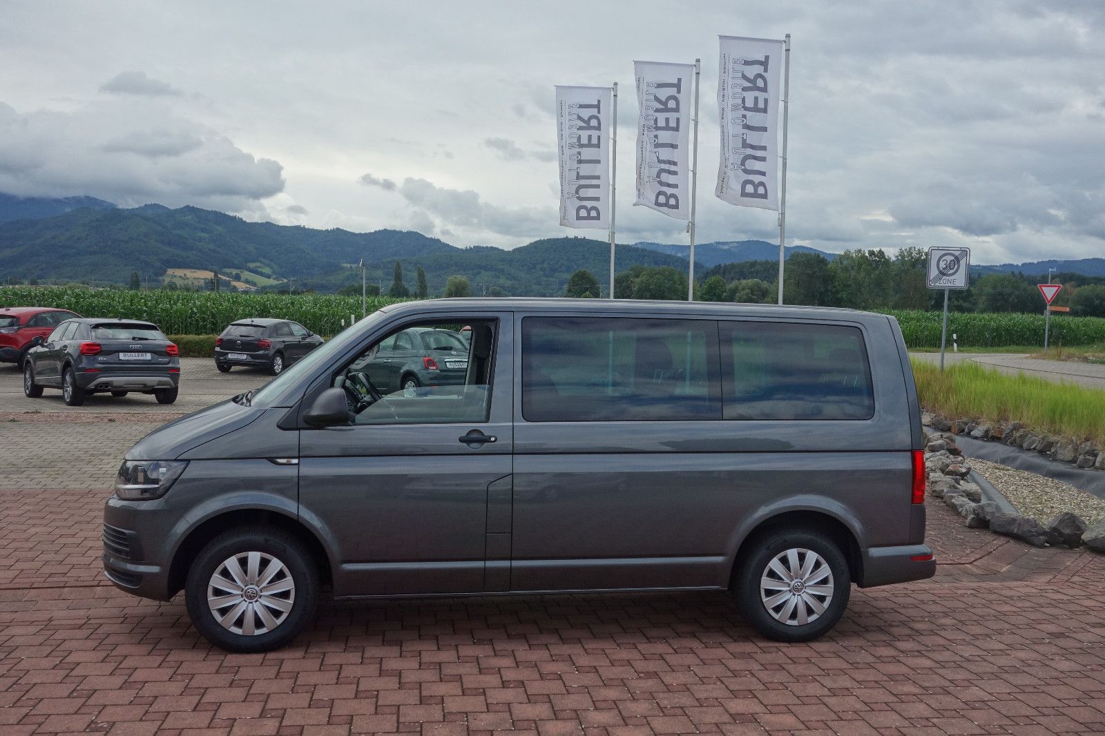 Volkswagen T6 Multivan - Samsaru's Car Outlet