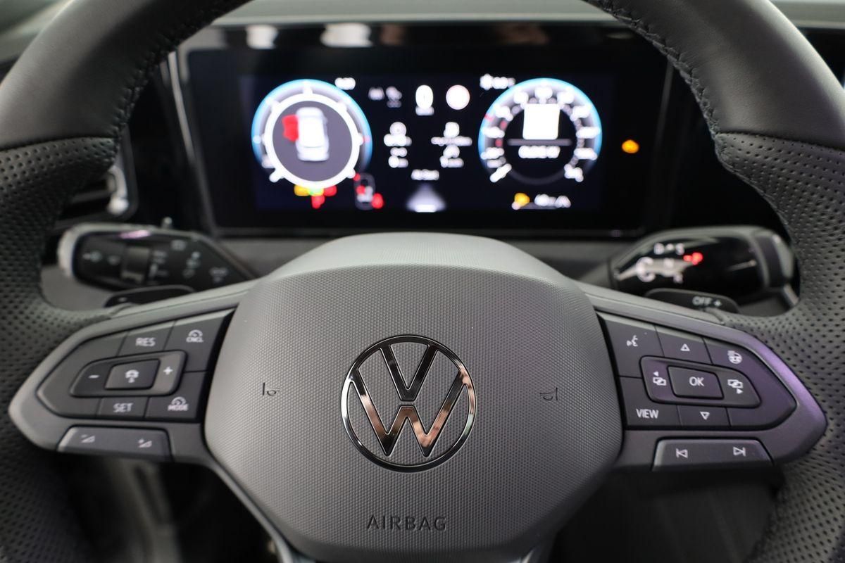 Volkswagen Tiguan TDI DSG 4M R-LINE Black, 20-Zoll, Pano, L