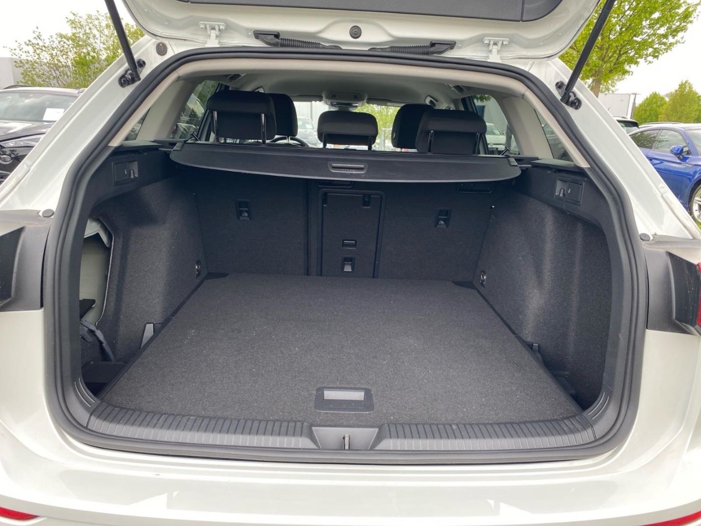 Volkswagen Golf Variant 8 VIII Style 1.5 TSI - Samsaru's Car Outlet
