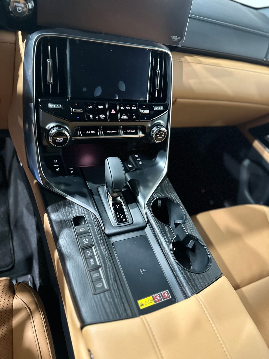 Lexus LX700H Luxury, 2025/Full options/NO VAT! T1