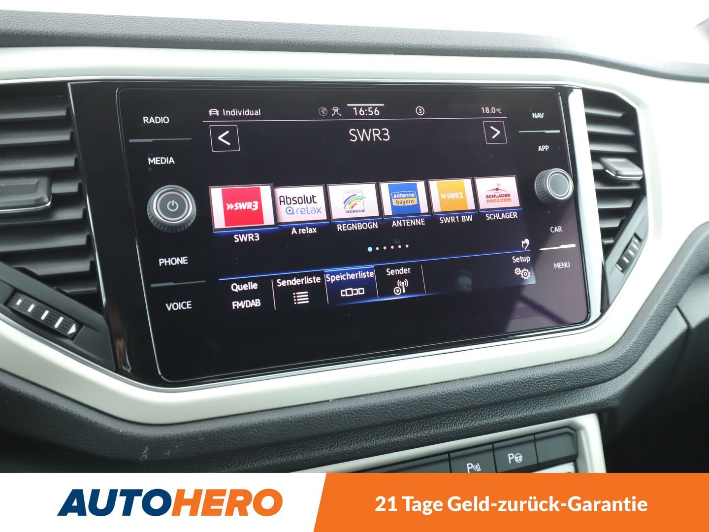 Volkswagen T-Roc 1.5 TSI ACT Style - Samsaru's Car Outlet