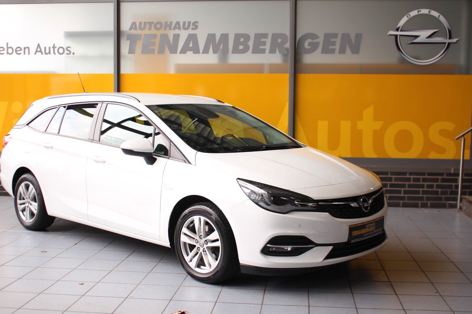Opel Astra K Sports Tourer Business - Samsaru's Car Outlet