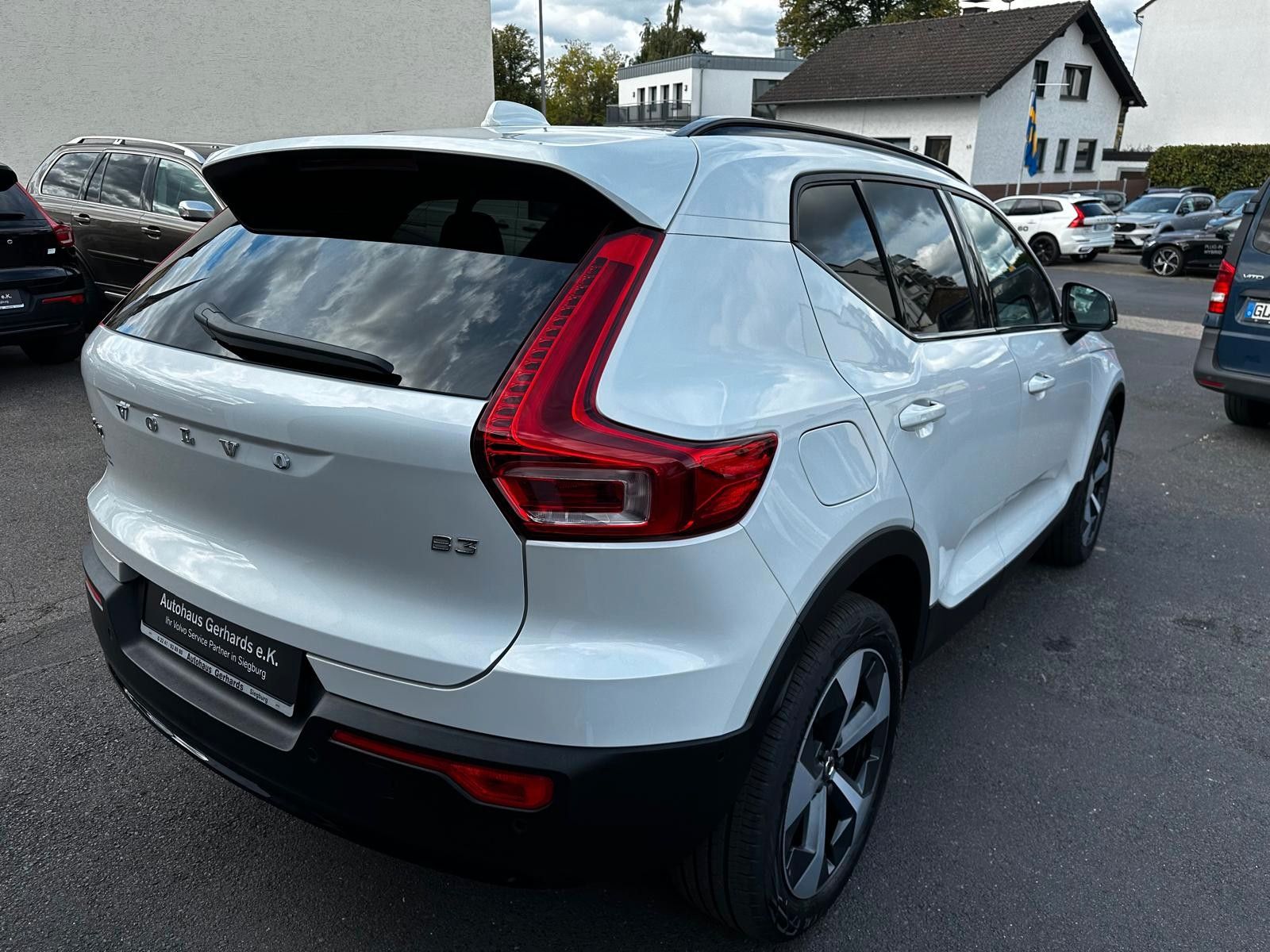 Volvo XC40 B3 Plus Dark Leder,AHK,Pano,360°,BLIS,ACC
