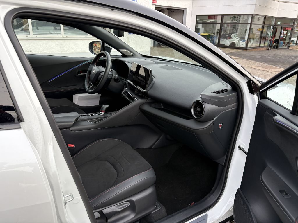 Toyota C-HR 2.0 Hybrid AWD GR SPORT Premiere