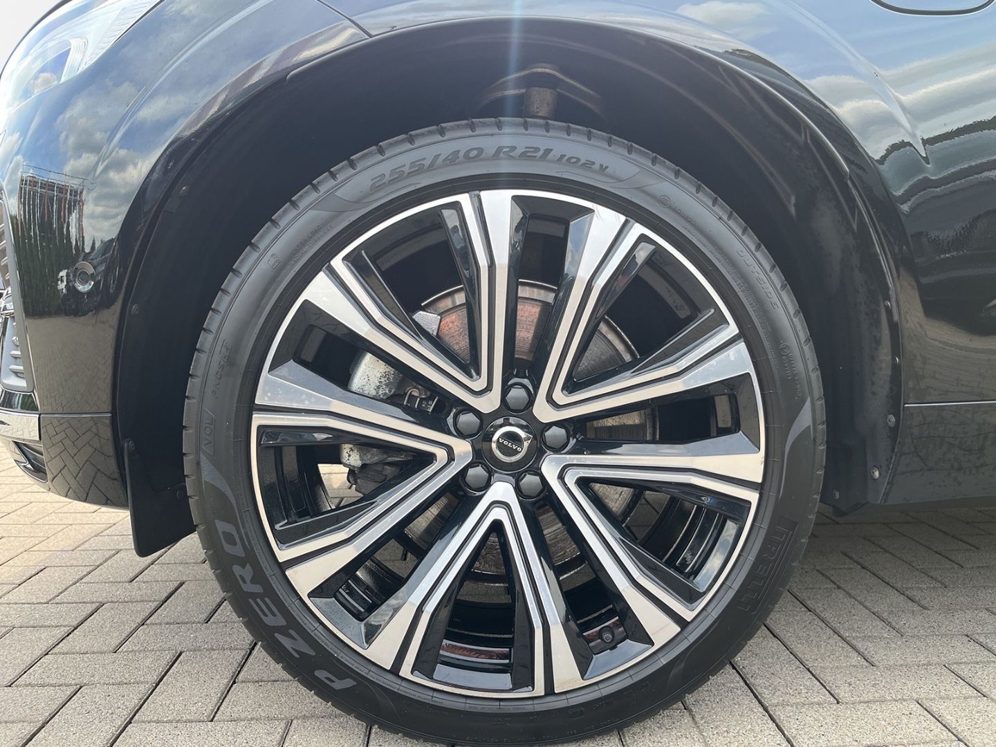 Volvo XC60 Recharge T6 AWD Inscription - Samsaru's Car Outlet
