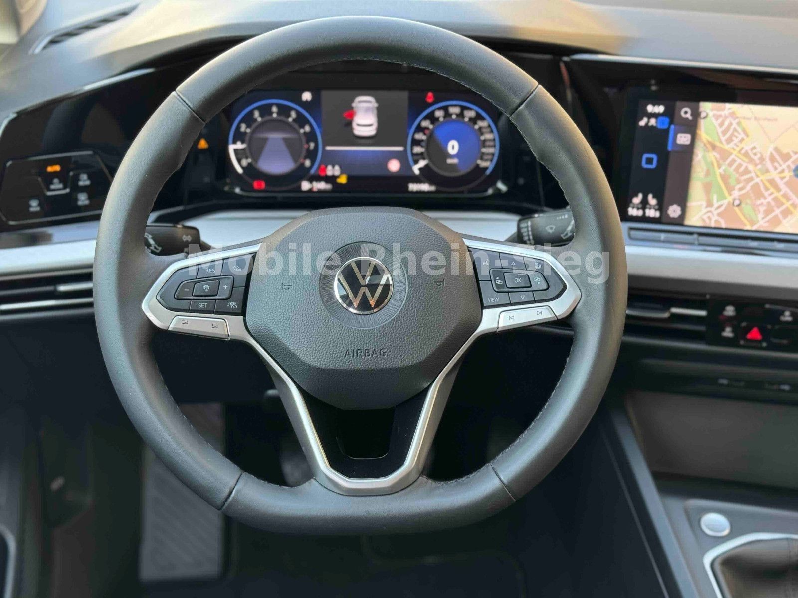 Volkswagen Golf VIII Lim. Life - Samsaru's Car Outlet