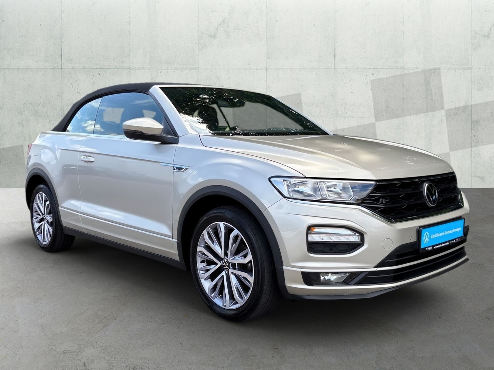 Volkswagen T-Roc R-LINE - Samsaru's Car Outlet