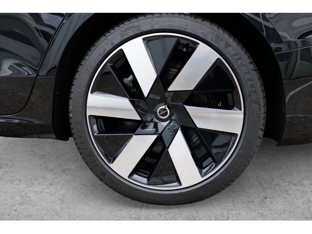 Volvo V60 T6 Ultra Dark Recharge Plug-In Hybrid AWD