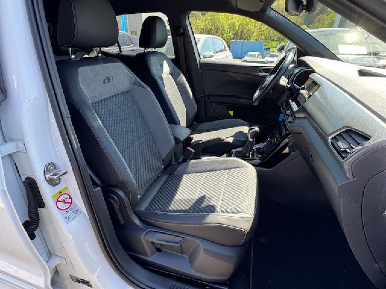 Volkswagen T-Cross R-Line - Samsaru's Car Outlet