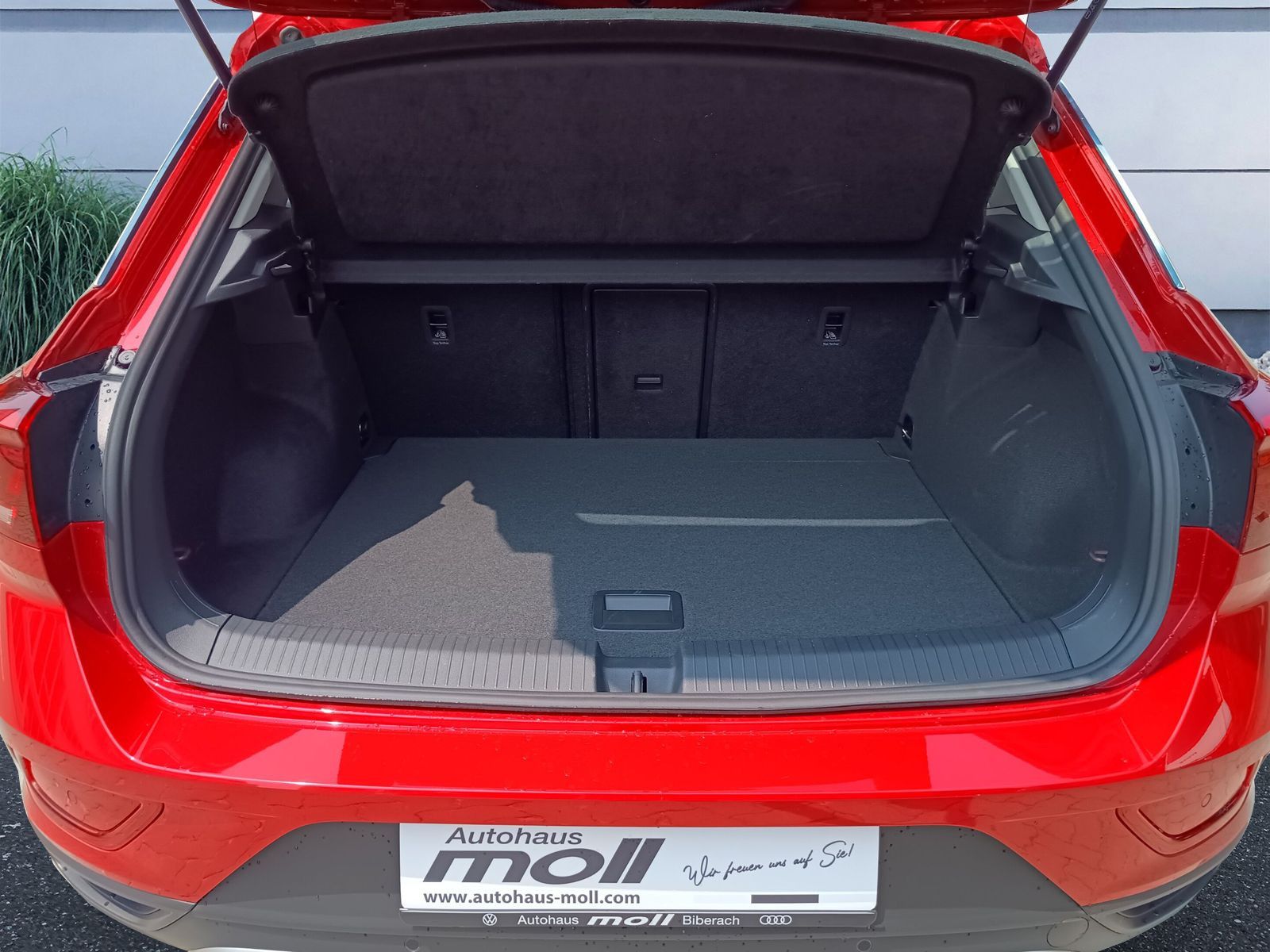 Volkswagen T-ROC Life 1.0 TSI - Samsaru's Car Outlet