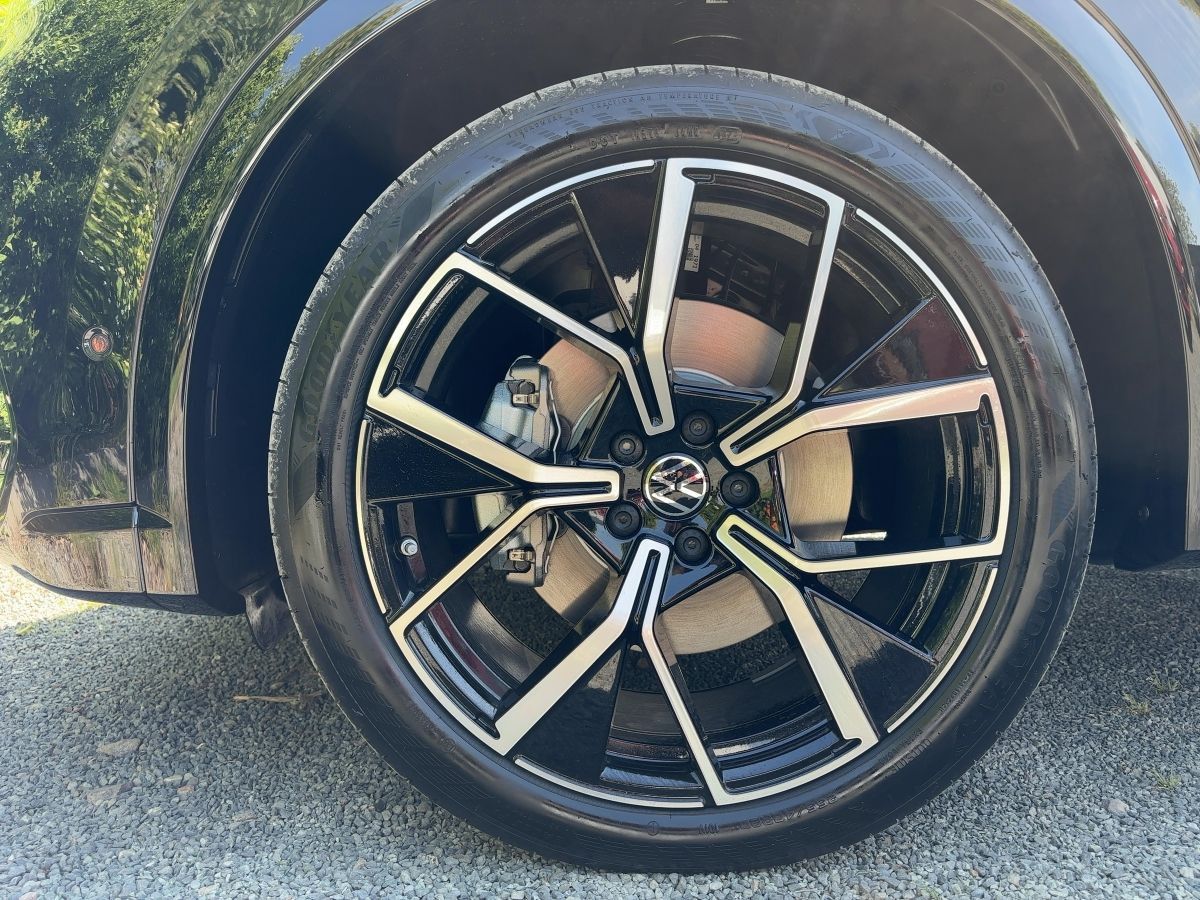 Volkswagen Tiguan R-Line 1,5 eHybrid DSG *AHZV PANO LEDER*