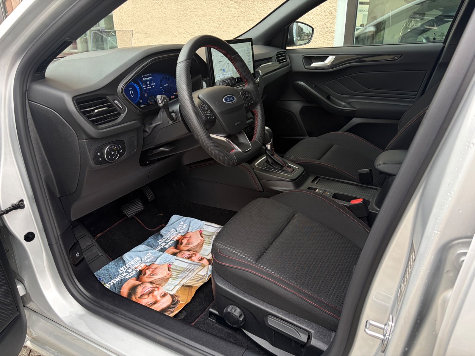 Ford Focus Turnier ST-Line X Automatik Kamera LED Nav