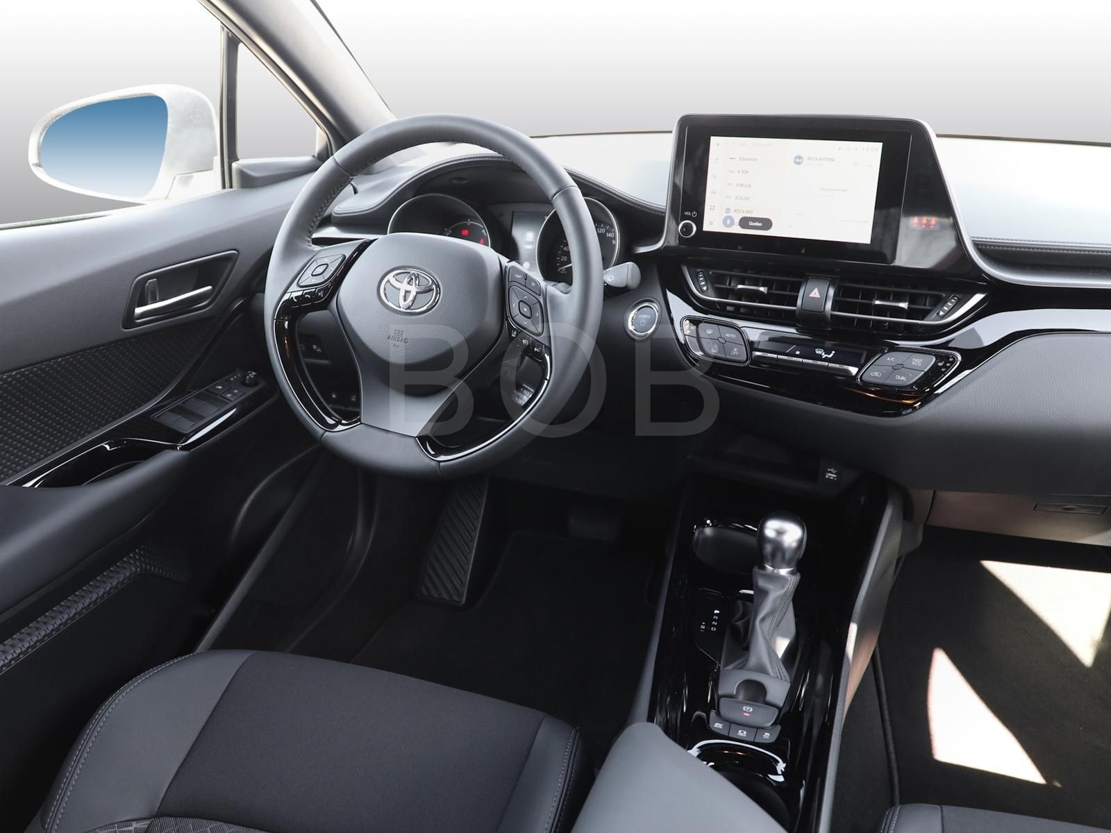 Toyota C-HR 2.0 Hybrid Team - Samsaru's Car Outlet