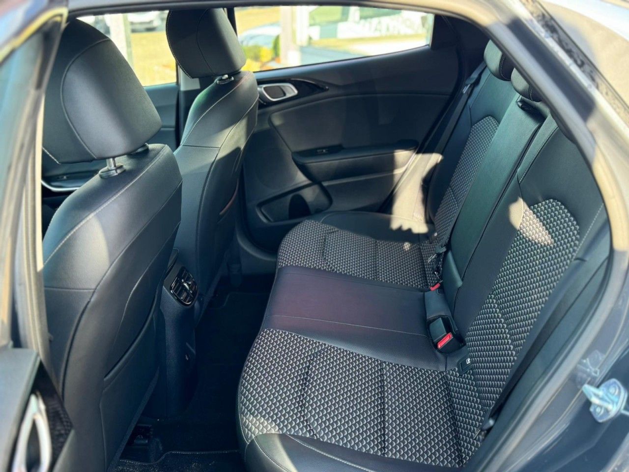 Kia X-Ceed 1.5 T-GDI Vision - Samsaru's Car Outlet