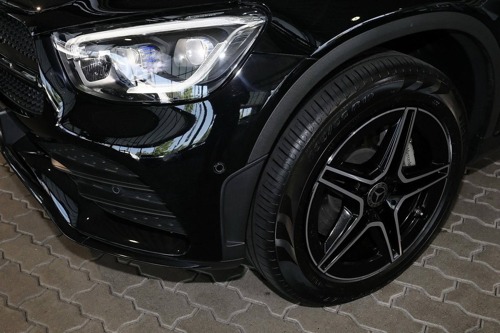 Mercedes-Benz GLC 300 e 4M AMG - Samsaru's Car Outlet