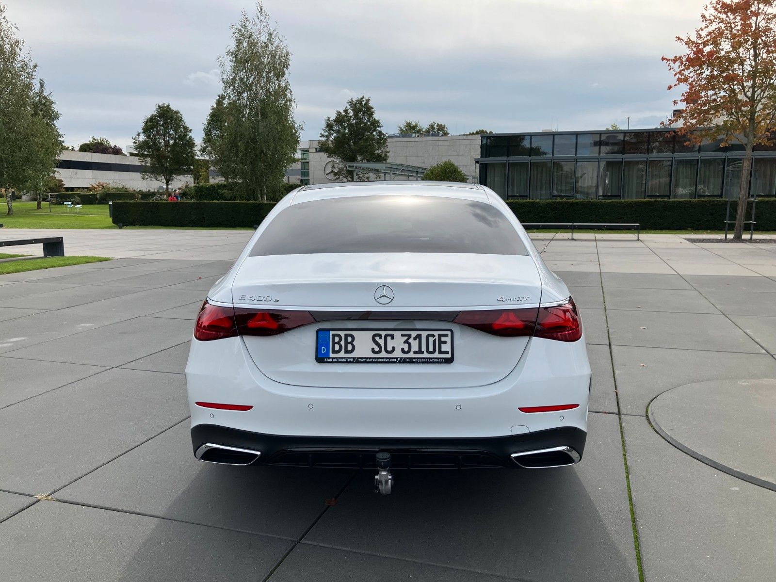 Mercedes-Benz E 400 e 4Matic AMG Line - Samsaru's Car Outlet