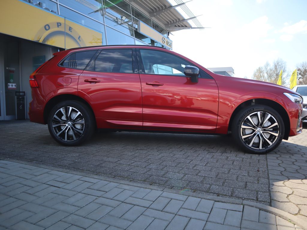 Volvo XC60 B4 B Plus Dark - Samsaru's Car Outlet