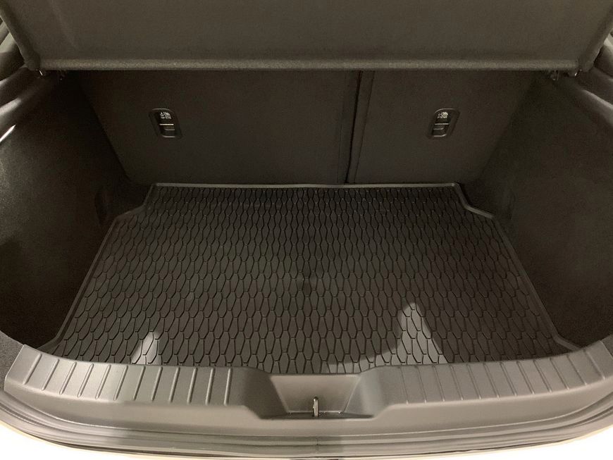 Mazda 3 e-SKYACTIV-X 186 M HYBRID Aut. TAKUMI 137 kW,