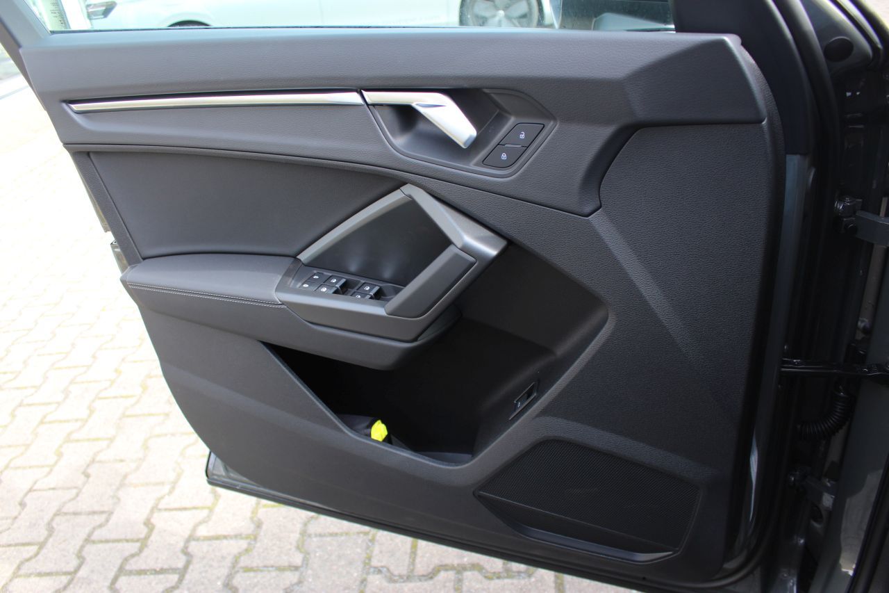 Audi Q3 S line 40 TFSI quattro S tronic - Samsaru's Car Outlet