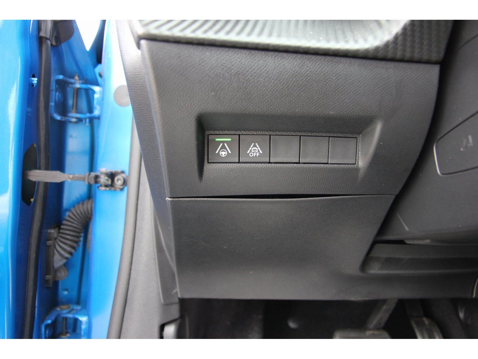 Peugeot 208 e-GT - Samsaru's Car Outlet