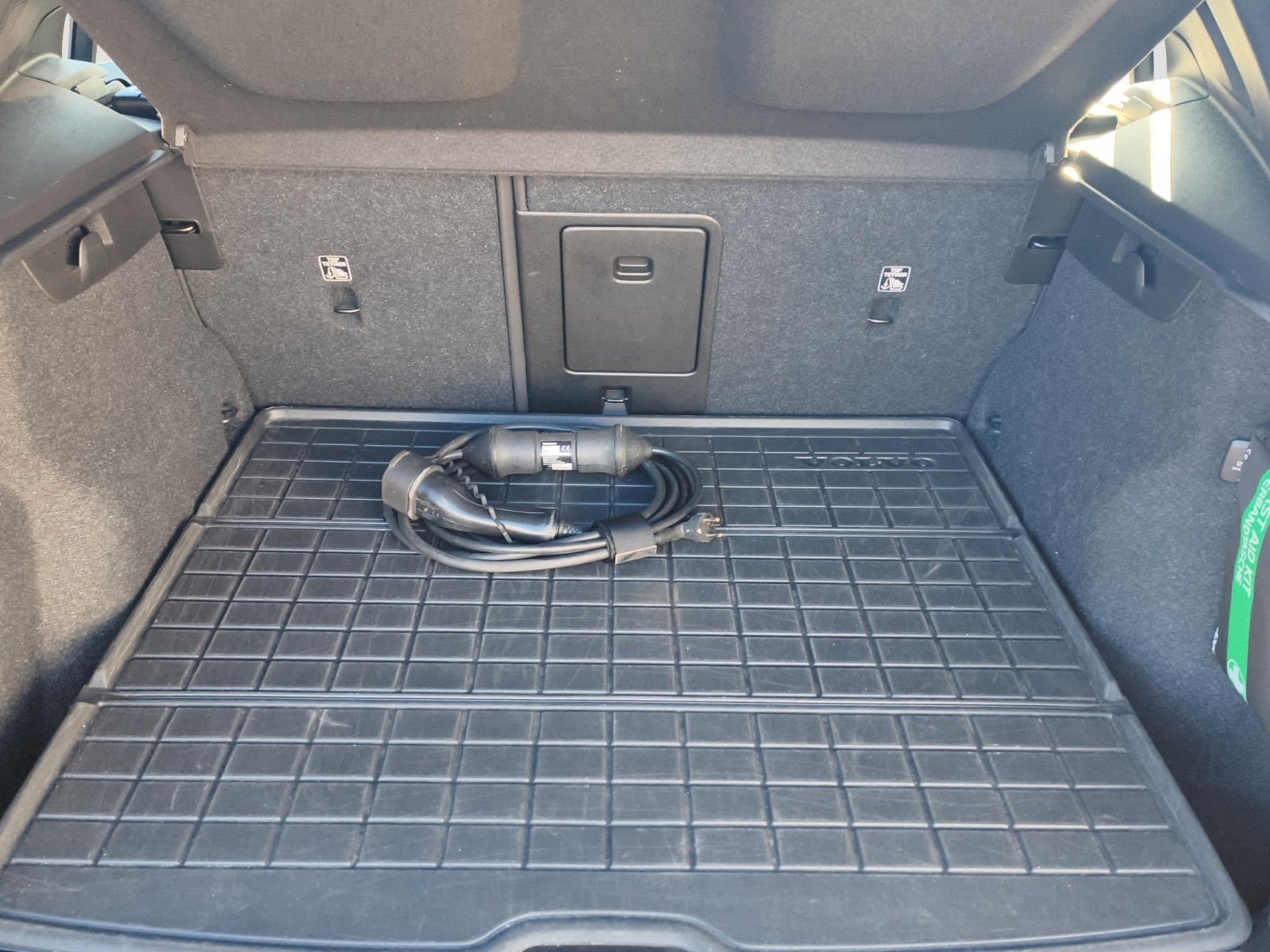 Volvo XC40 T5 R Design Recharge Plug-In Hybrid FWD