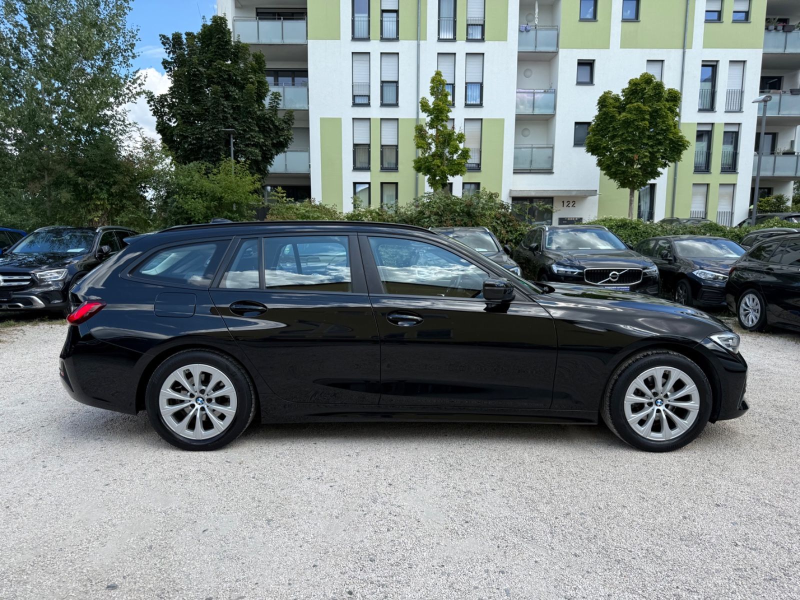 BMW 318d Touring Advantage - Samsaru's Car Outlet