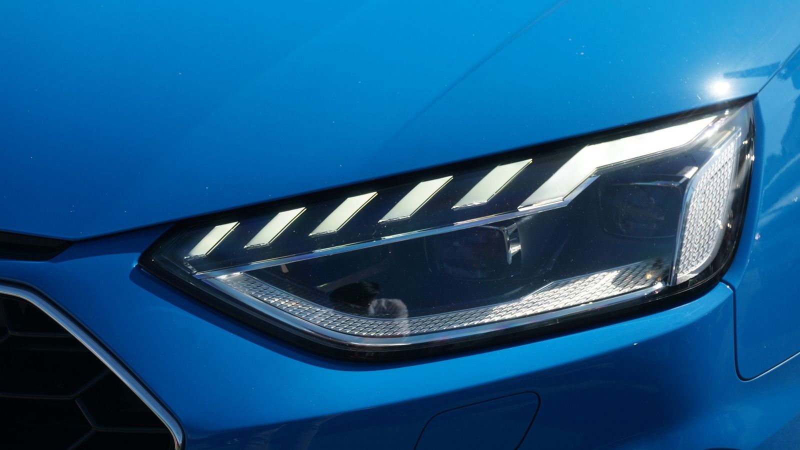 Audi A4 40 quattro S-Line - Samsaru's Car Outlet