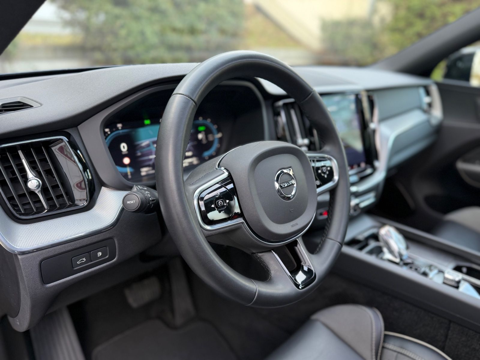 Volvo XC60 T8 R Design AWD Pano 360° Standheizung