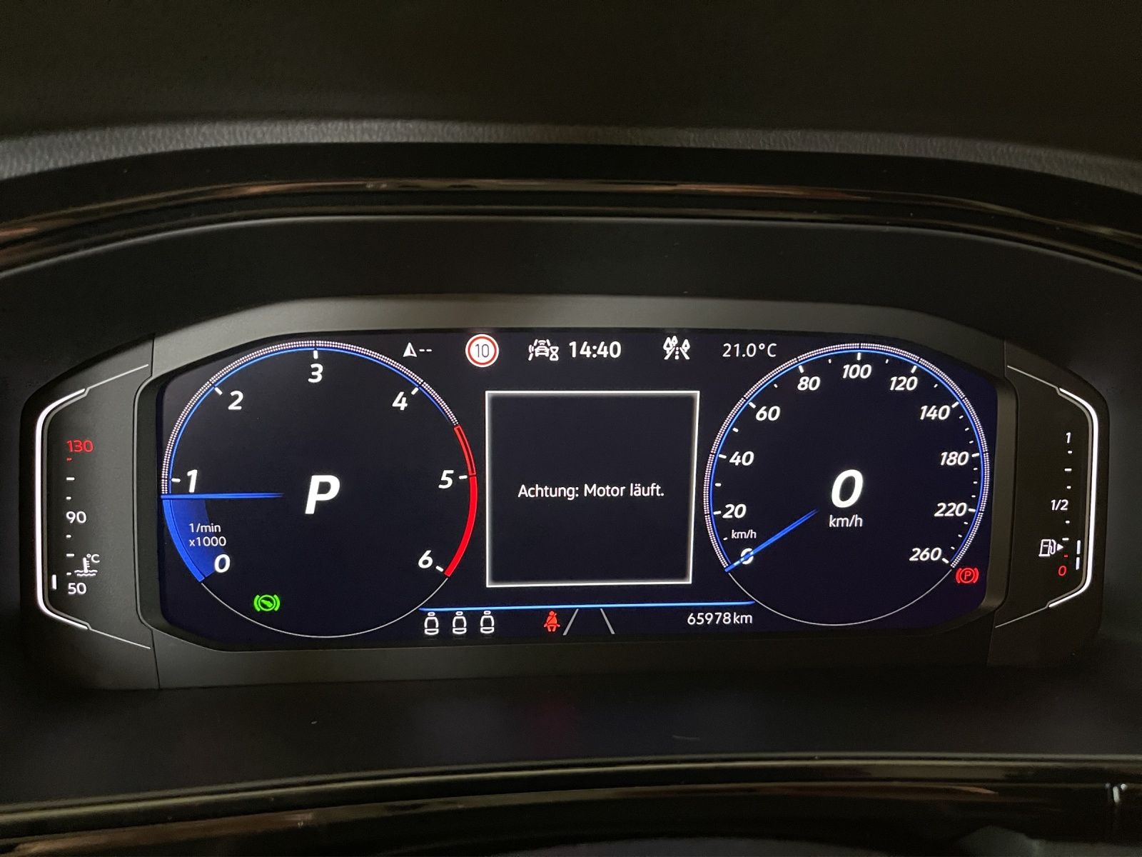 Volkswagen T-Roc 2.0 TDI 4Motion R-Line - Samsaru's Car Outlet